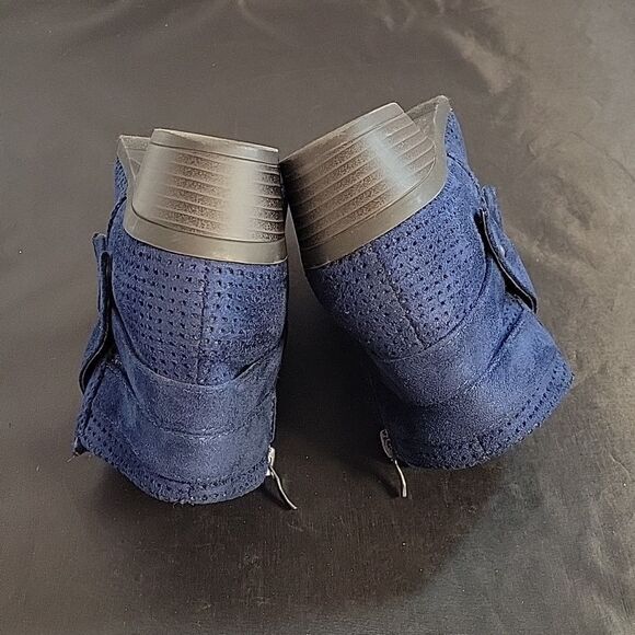 SHOE LAND SIDE ZIP CLOSURE ROUND TOE  SUEDE BOOTIE - Picture 12 of 13